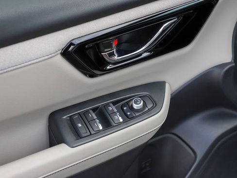 Used 2025 Subaru Forester Limited image 37