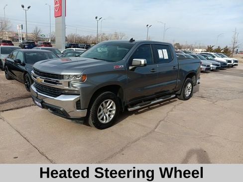 Used 2022 Chevrolet Silverado 1500 LT w/ Z71 Off-Road Package image 9