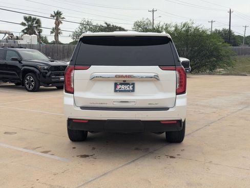 Used 2022 GMC Yukon XL SLT w/ SLT Premium Package RWD image 6