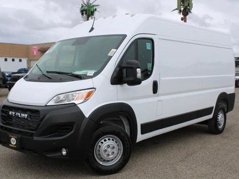 New 2025 RAM ProMaster 2500 w/ Convenience Group FWD image 10
