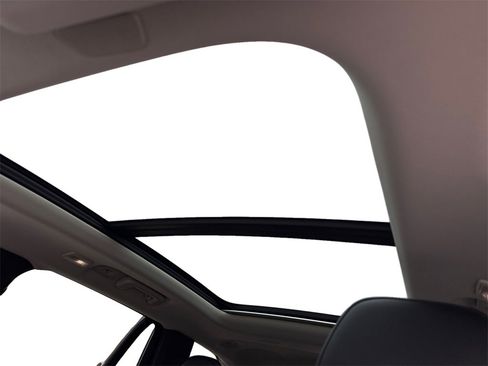 Used 2023 Volvo XC90 B5 Core w/ Climate Package image 10