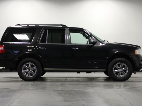 Used 2015 Ford Expedition Platinum AWD/4WD image 3
