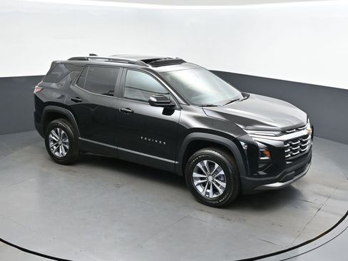 New 2026 Chevrolet Equinox LT w/ Convenience Package II image 1