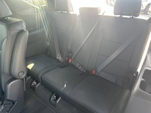 New 2026 Chevrolet Traverse LT w/ Sun and Wheel Package FWD image 29
