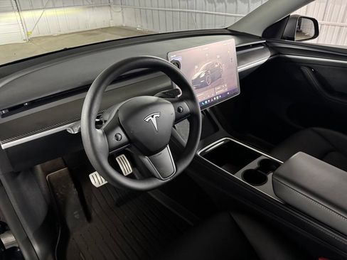 Used 2024 Tesla Model Y Performance AWD/4WD image 22