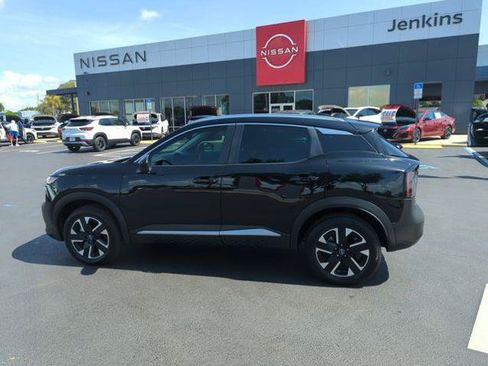 Certified 2025 Nissan Kicks SV w/ SV Premium Package AWD/4WD image 10