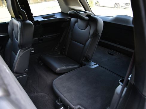Used 2025 Volvo XC90 B6 Ultra w/ Lounge Package AWD/4WD image 31