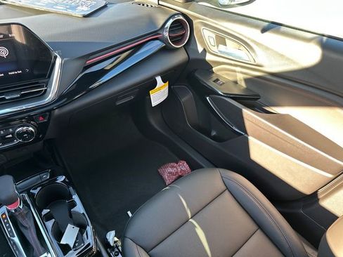 Used 2026 Chevrolet Trax RS w/ Sunroof Package FWD image 23