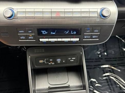 Used 2024 Hyundai Kona Limited AWD/4WD image 47