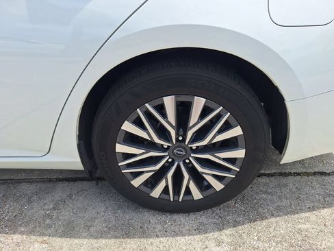 Used 2024 Nissan Altima 2.5 SV FWD image 25