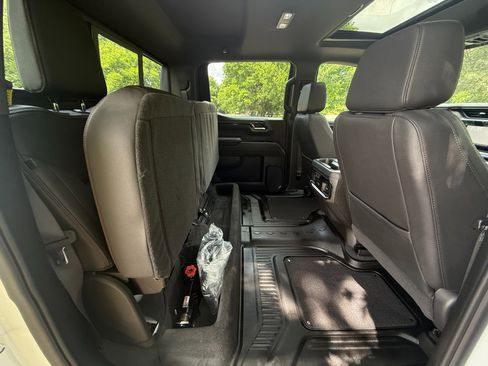 Used 2024 GMC Sierra 1500 AT4 w/ Technology Package image 27