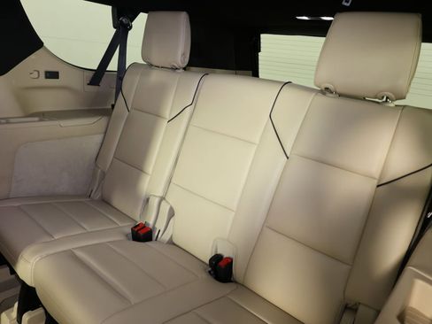 Used 2022 Cadillac Escalade ESV Premium Luxury w/ Performance Package image 12