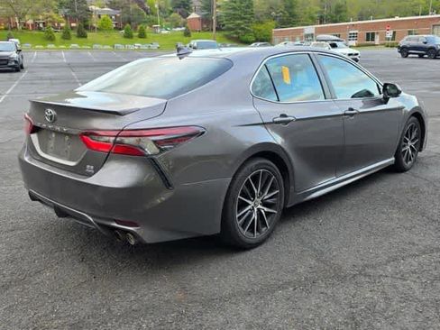 Used 2021 Toyota Camry SE w/ Cold Weather Package AWD/4WD image 4