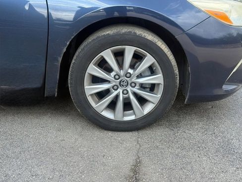 Used 2015 Toyota Camry XLE w/ Moonroof Package image 19