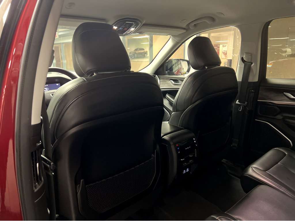 Used 2021 Jeep Grand Cherokee L Limited AWD/4WD image 18