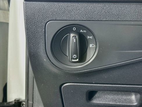 Used 2018 Volkswagen Tiguan SE w/ Panoramic Sunroof Package AWD/4WD image 19