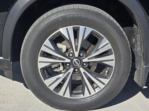 Used 2023 Nissan Rogue SV AWD/4WD image 12
