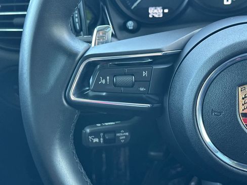 Certified 2025 Porsche Macan AWD/4WD image 26