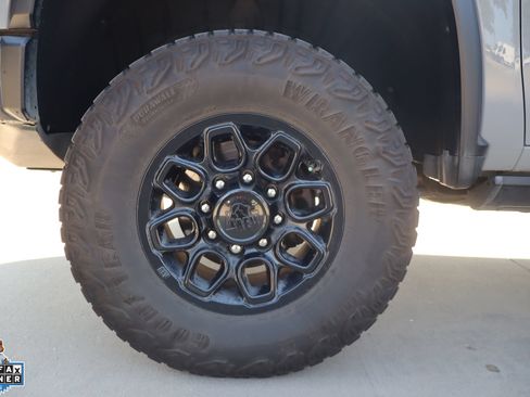 Used 2025 Chevrolet Silverado 2500 ZR2 w/ ZR2 Bison Edition AWD/4WD image 10