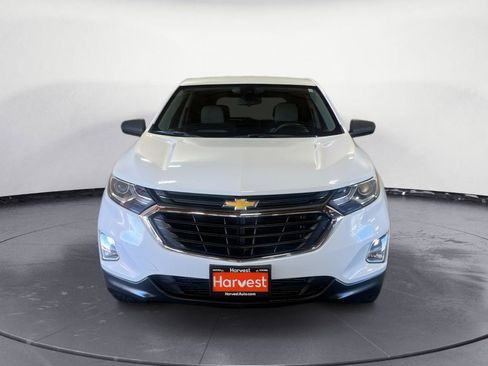 Used 2020 Chevrolet Equinox LS w/ LS Convenience Package AWD/4WD image 2