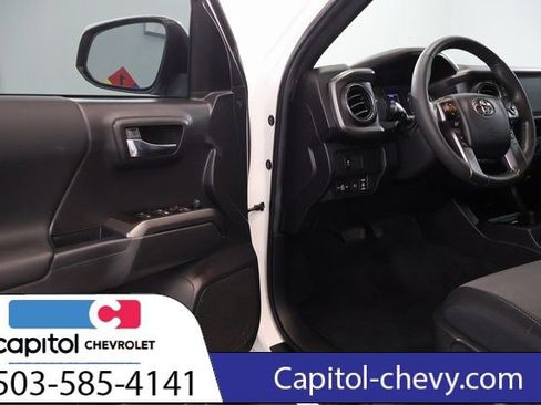 Used 2023 Toyota Tacoma TRD Off-Road AWD/4WD image 10