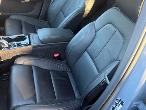 Certified 2023 Volvo XC40 B5 Plus w/ Driver Assist Package AWD/4WD image 4