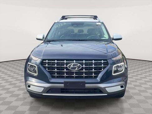 Used 2023 Hyundai Venue Limited FWD image 2