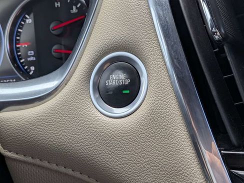 Used 2023 Chevrolet Traverse Premier FWD image 40