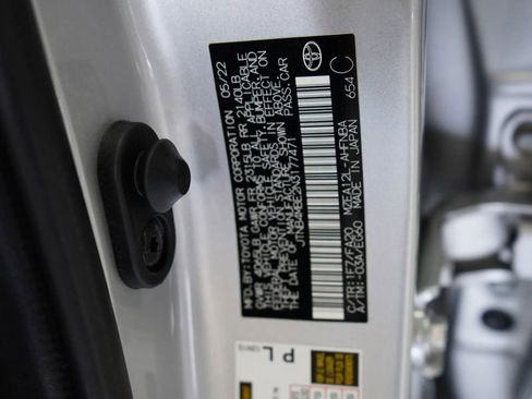 Used 2022 Toyota Corolla SE FWD image 9