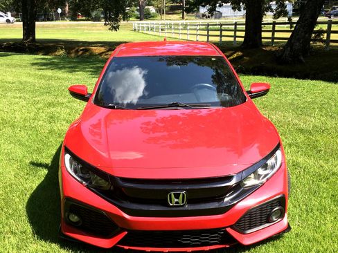 Used 2018 Honda Civic Sport image 4