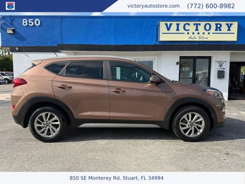Used 2017 Hyundai Tucson SE w/ SE Popular Package 02 FWD image 2