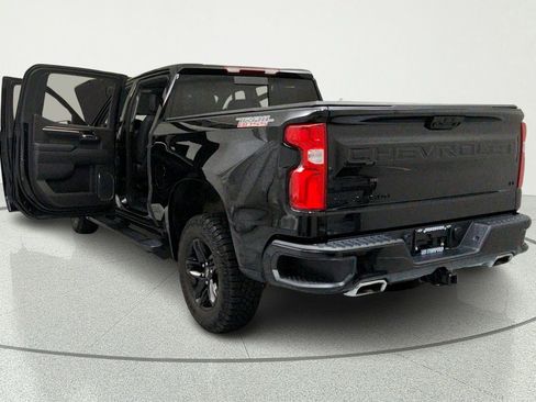 Used 2024 Chevrolet Silverado 1500 LT Trail Boss w/ Convenience Package II AWD/4WD image 11