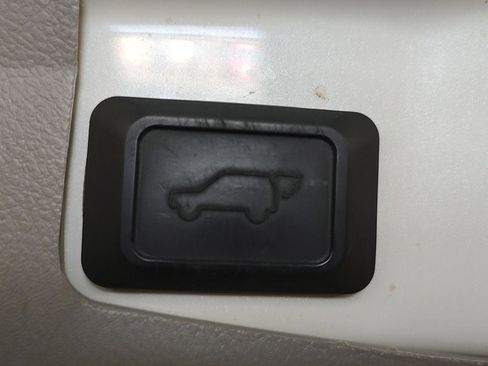 Used 2012 Toyota Highlander Limited w/ Tow Pkg image 25