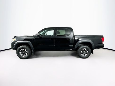 Used 2016 Toyota Tacoma TRD Off-Road image 4