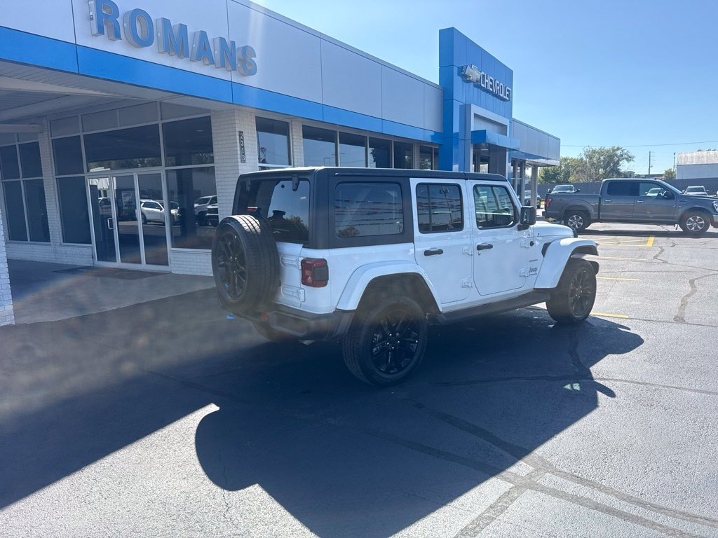 Used 2023 Jeep Wrangler Unlimited Sahara w/ Cold Weather Group AWD/4WD image 4