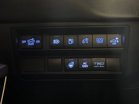 Used 2024 Toyota Tundra Limited AWD/4WD image 14