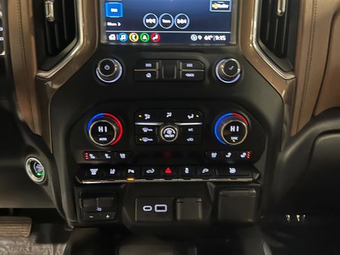 Used 2021 Chevrolet Silverado 3500 High Country image 19