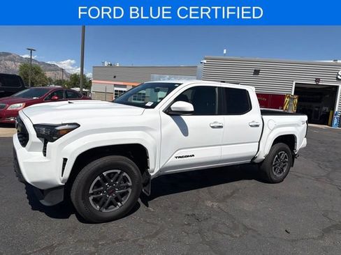 Used 2024 Toyota Tacoma TRD Sport AWD/4WD image 17
