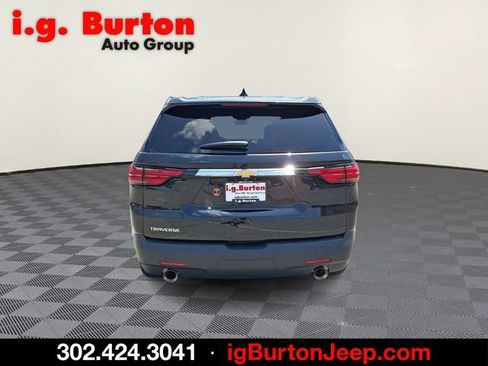 Used 2023 Chevrolet Traverse LS w/ Safety Package FWD image 5