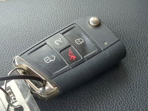 Used 2024 Volkswagen Tiguan S image 28