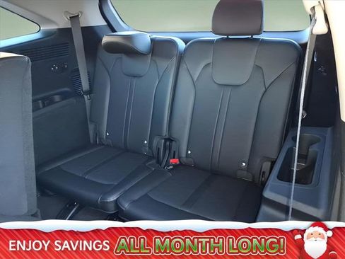 Used 2025 Kia Sorento S image 13