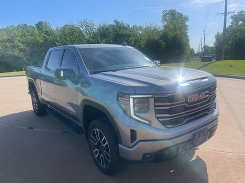 Used 2024 GMC Sierra 1500 AT4 w/ AT4 Preferred Package AWD/4WD image 3