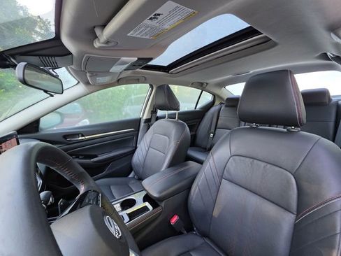 Used 2024 Nissan Altima 2.5 SR w/ SR Premium Package FWD image 12