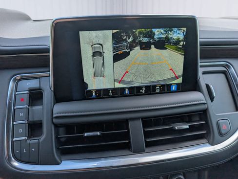 Used 2024 Chevrolet Tahoe High Country AWD/4WD image 32