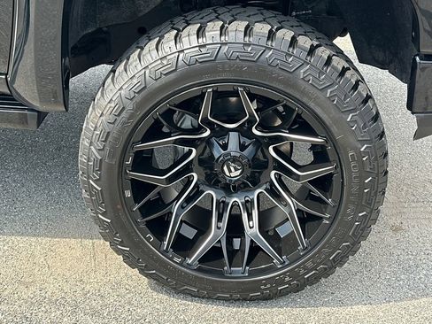Used 2023 GMC Sierra 1500 Denali Ultimate AWD/4WD image 12