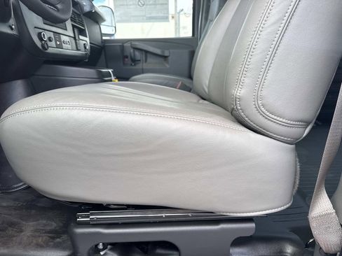 New 2025 Chevrolet Express 2500 Work Van w/ Enhanced Convenience Package image 16