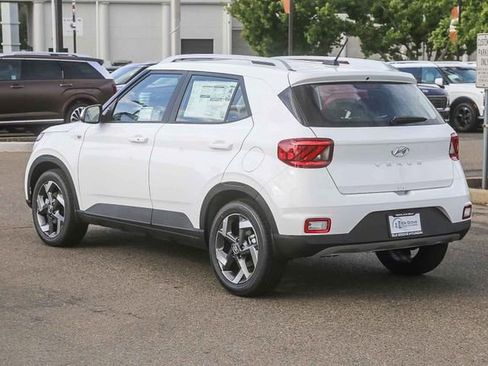 New 2026 Hyundai Venue SEL image 2