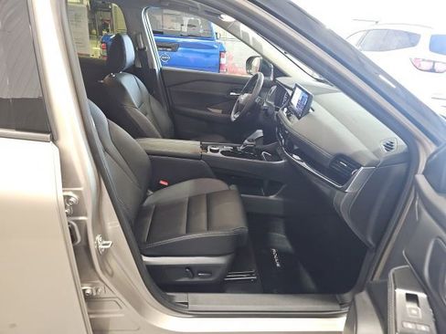 Used 2025 Nissan Rogue SL w/ SL Premium Package AWD/4WD image 25