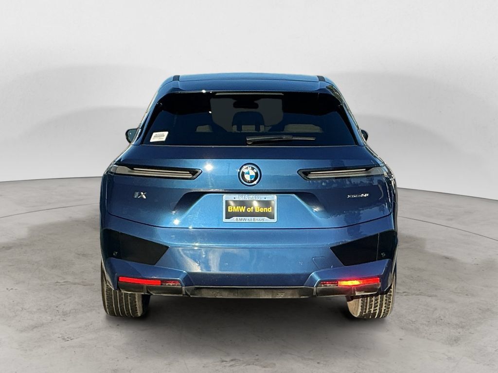 Used 2024 BMW iX xDrive50 w/ Premium Package AWD/4WD image 6