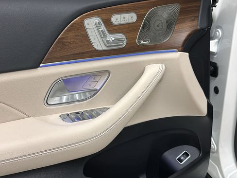 New 2026 Mercedes-Benz GLS 450 4MATIC image 16
